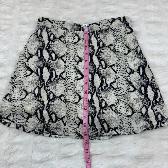 Tobi Snakeskin Mini Skirt - Picture 6 of 9
